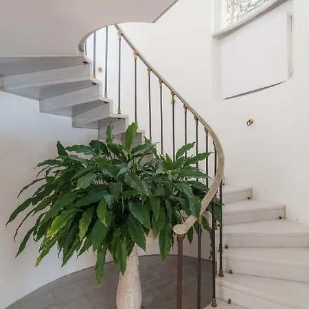Belvedere - The House Of Travelers Como
